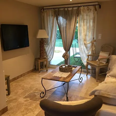 Le Bastidon Piscine Privée Chauffée * Pierrevert