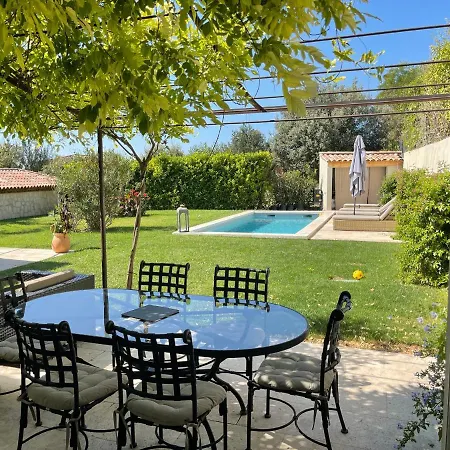 Le Bastidon Piscine Privee Chauffee Holiday home Pierrevert